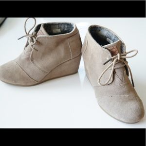 TOMS booties size 6 W6
